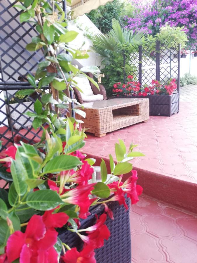 רוביני Apartments Poretti For 2,In Center Parking Free In The Yard,6 Min Beach Walk מראה חיצוני תמונה