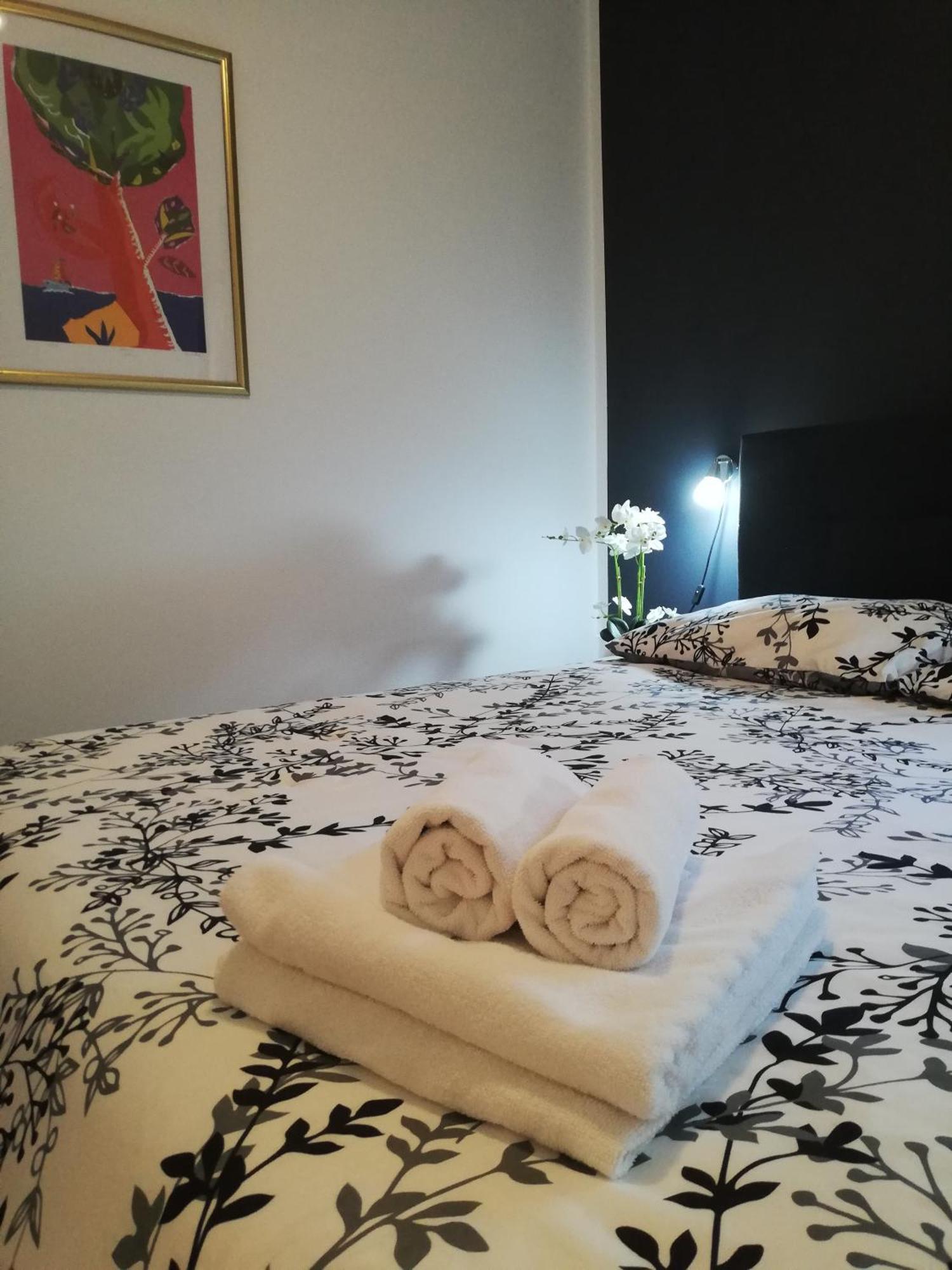 רוביני Apartments Poretti For 2,In Center Parking Free In The Yard,6 Min Beach Walk מראה חיצוני תמונה